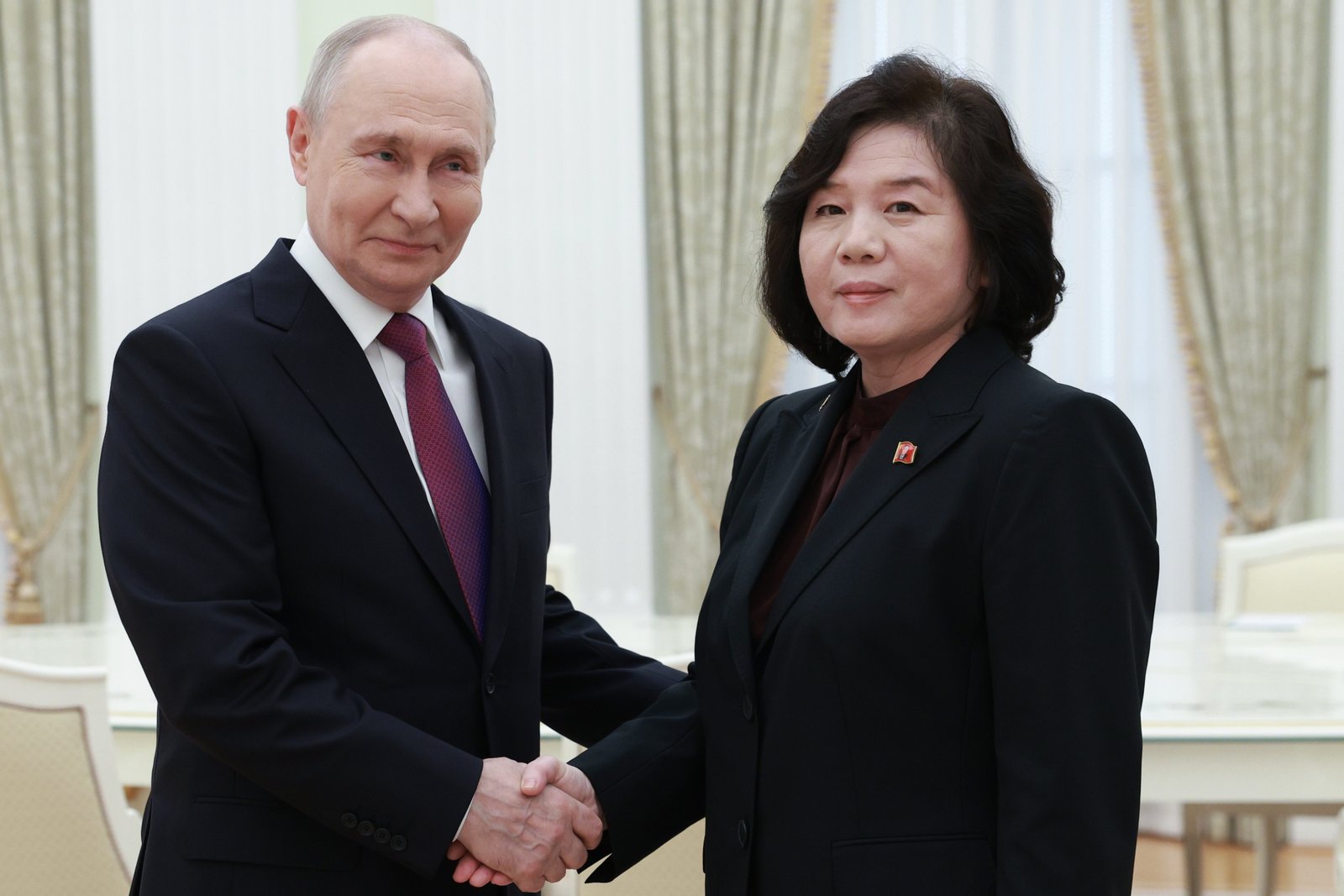 Putin meets North Korean foreign minister in diplomatic push