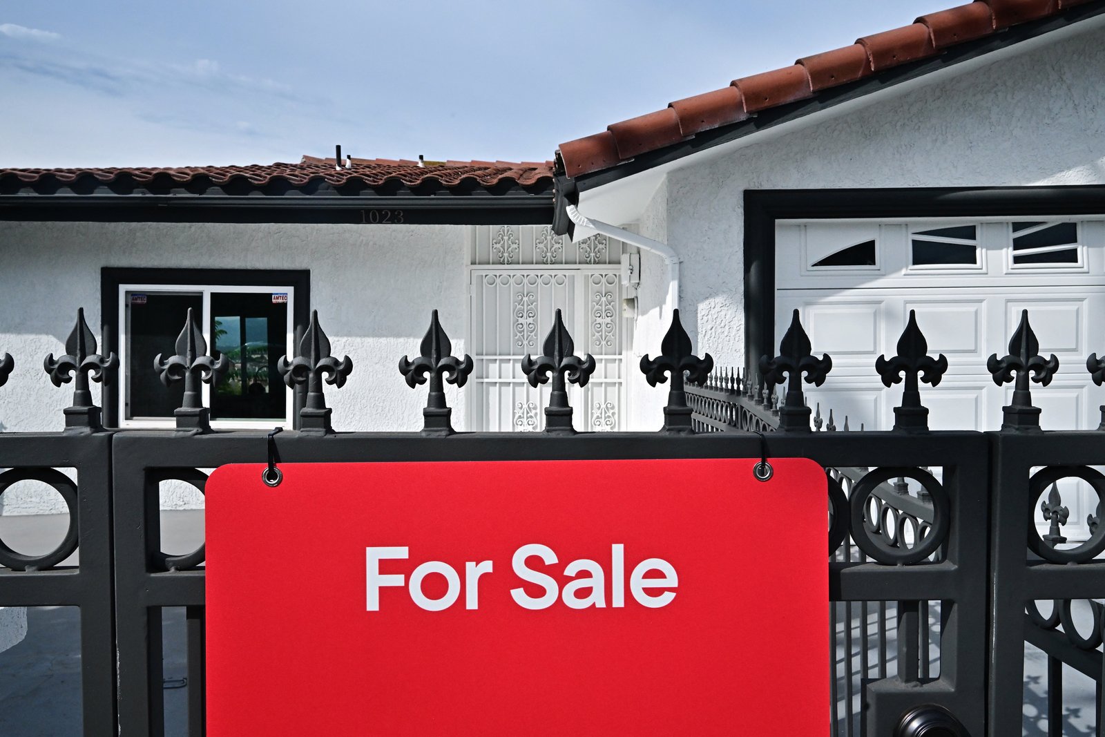 Mortgage rates hit their highest level in a year, driven by war and inflation concerns Mortgage rates hit their highest level in a year, driven by war and inflation concerns