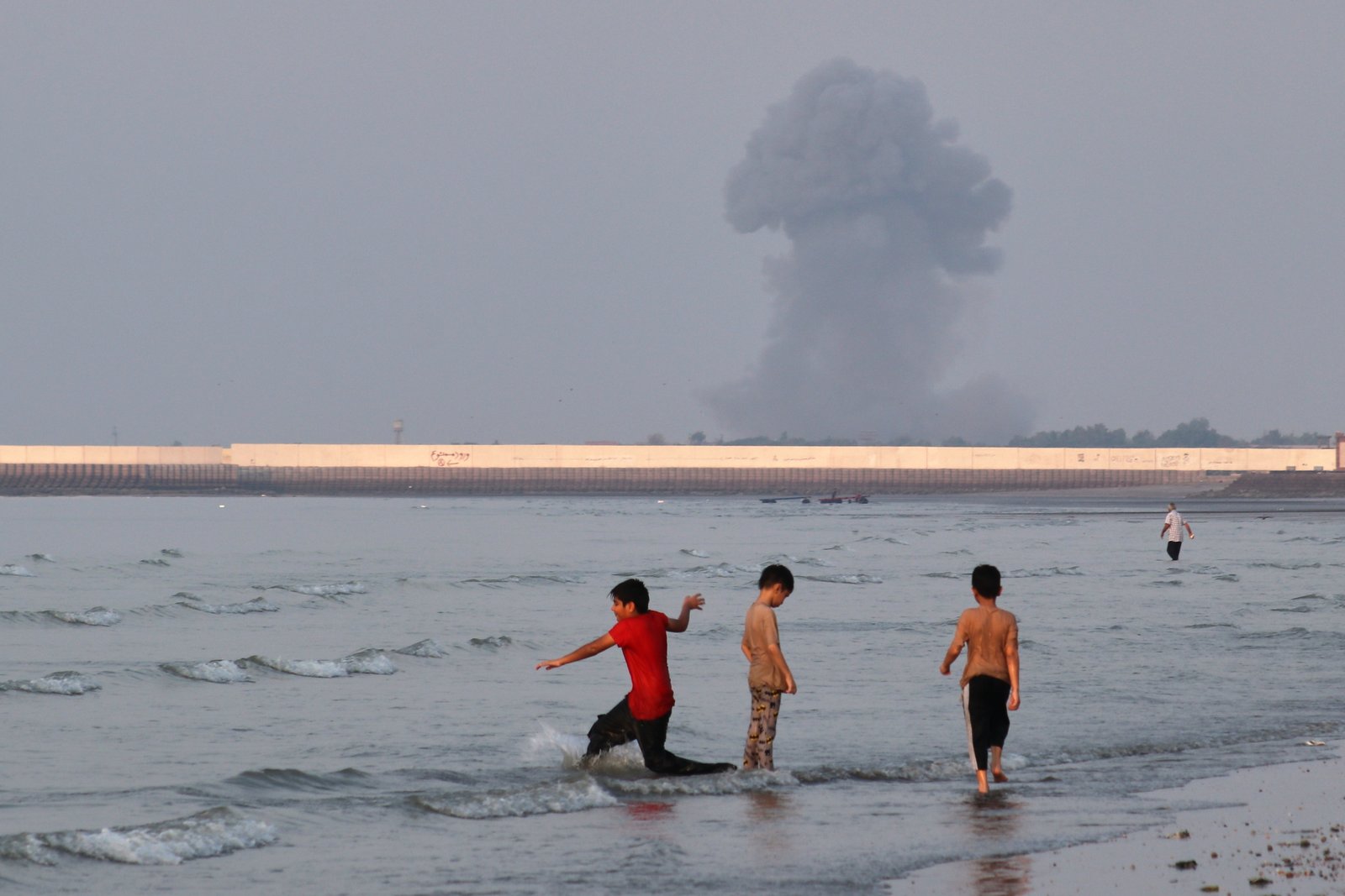 The U.S. strikes Iran after Trump announces a renewed blockade and tolls in Hormuz The U.S. strikes Iran after Trump announces a renewed blockade and tolls in Hormuz