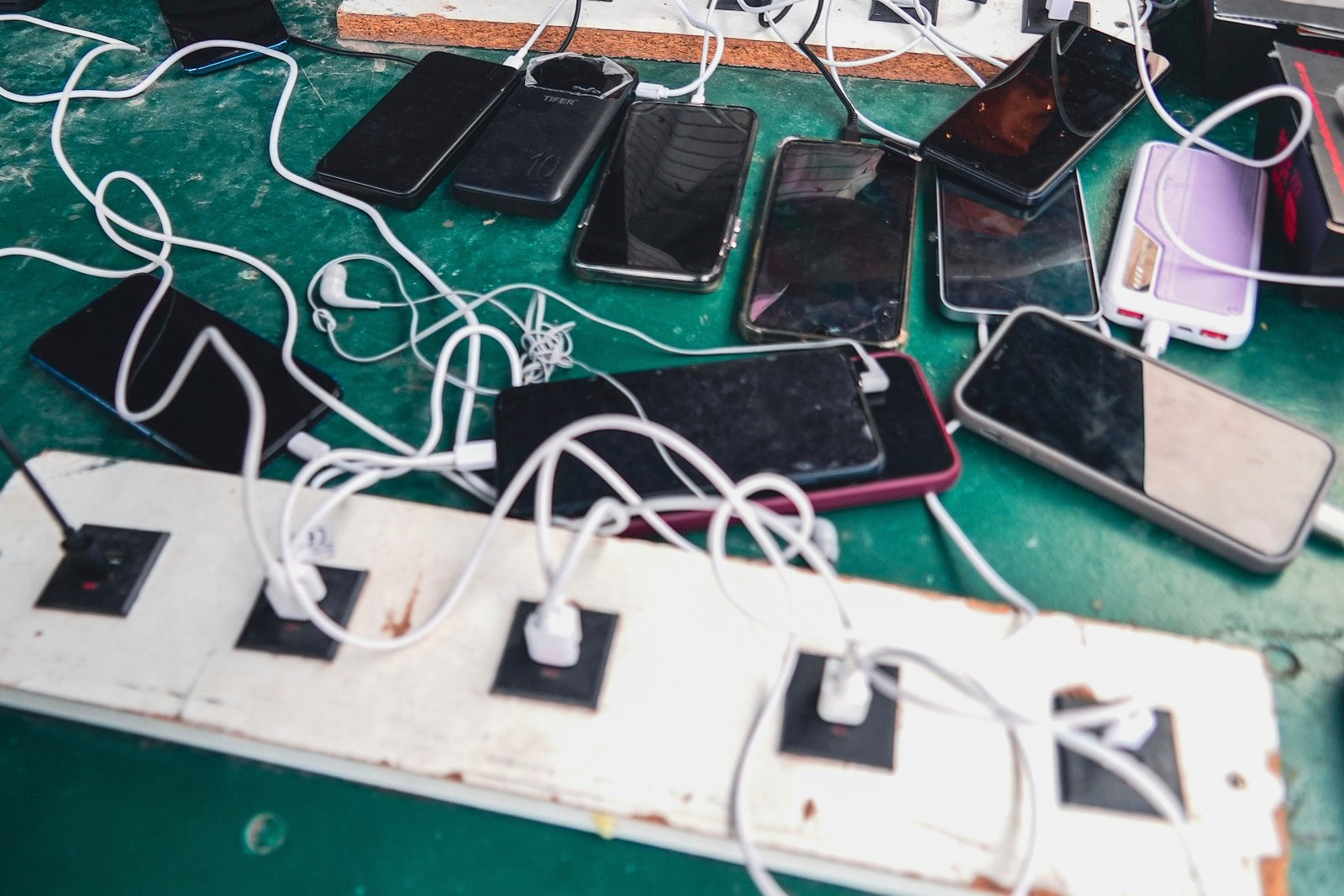 French lawmakers approve a sweeping social media ban for children under 15