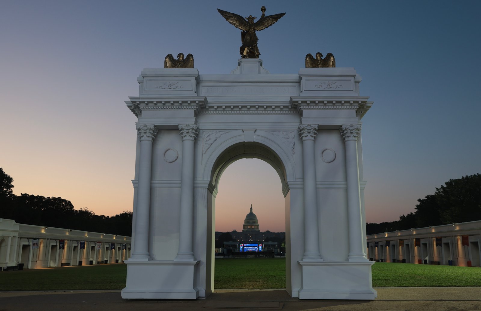 Trump’s arch clears another hurdle, setting up a big debate: Do height limits apply? Trump’s arch clears another hurdle, setting up a big debate: Do height limits apply?