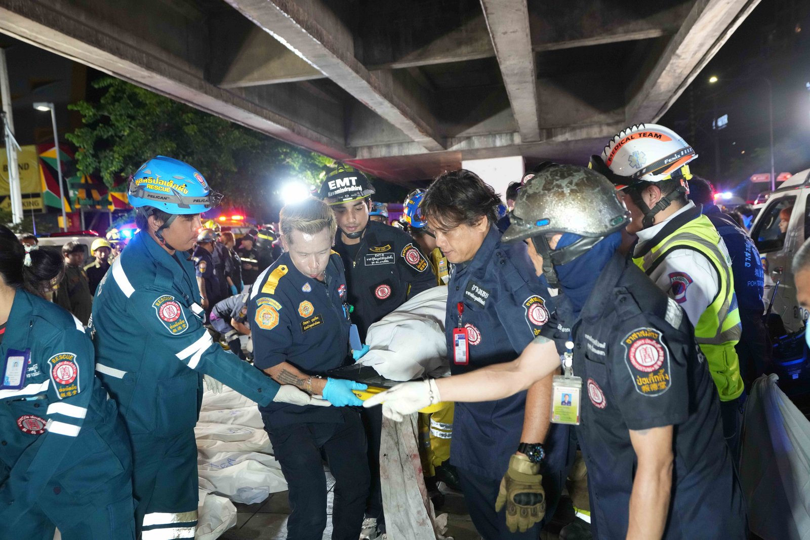 Fire breaks out at a pub in Bangkok, killing at least 27 people, officials say Fire breaks out at a pub in Bangkok, killing at least 27 people, officials say