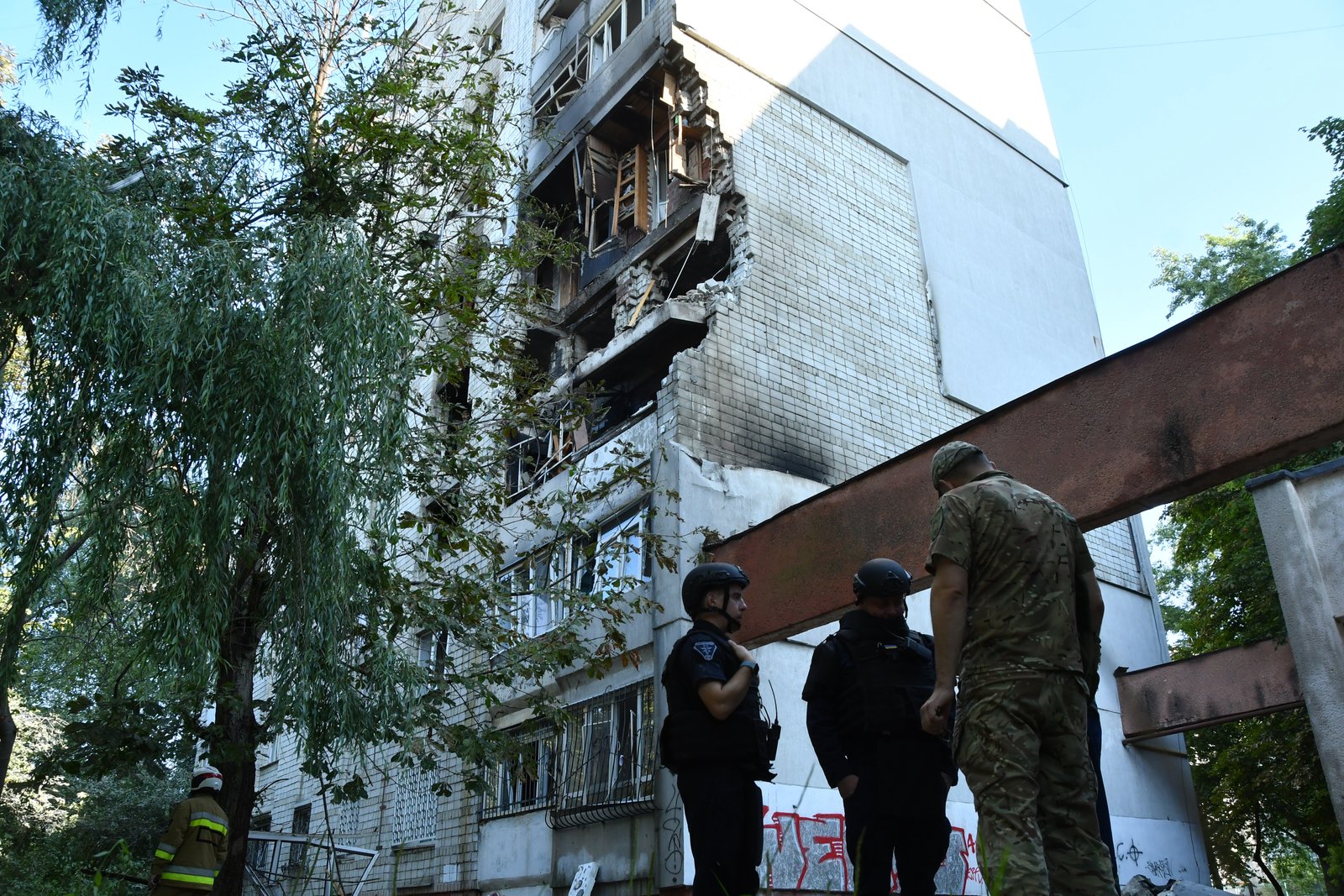 Russian strikes across Ukraine kill at least 8 civilians and wound dozens Russian strikes across Ukraine kill at least 8 civilians and wound dozens