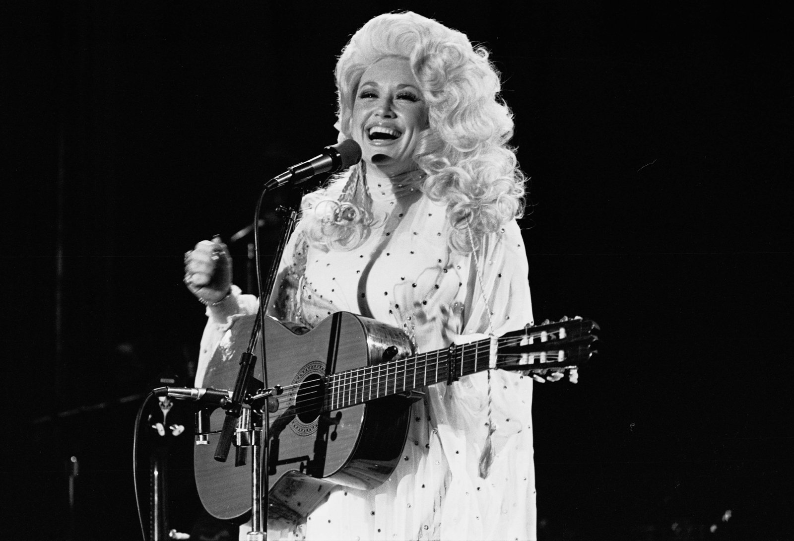 How Dolly Parton Wrote the Story of a Changing America