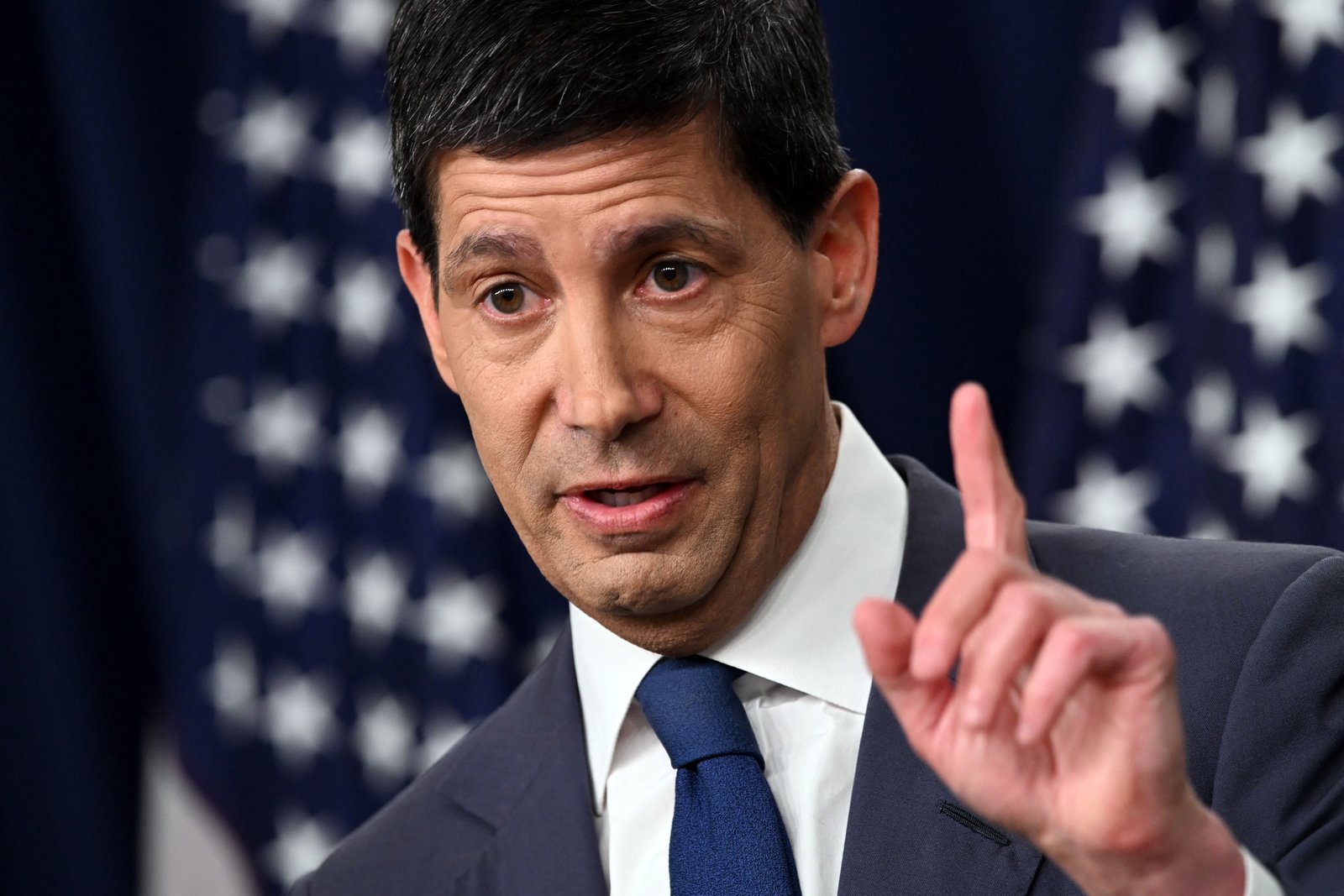 High Stakes Ahead as Kevin Warsh Prepares for First Major Speech as New Fed Chair