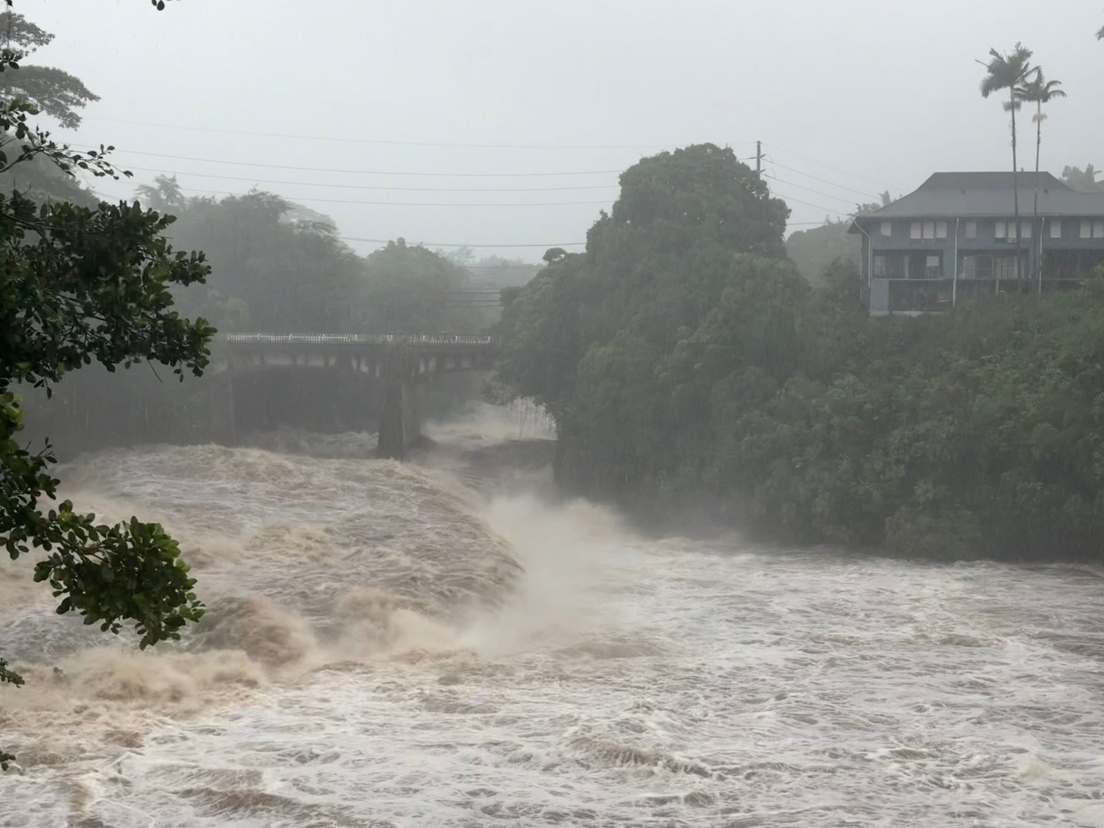Lala is again a tropical storm, sending drenching rain and winds across Hawaii Lala is again a tropical storm, sending drenching rain and winds across Hawaii