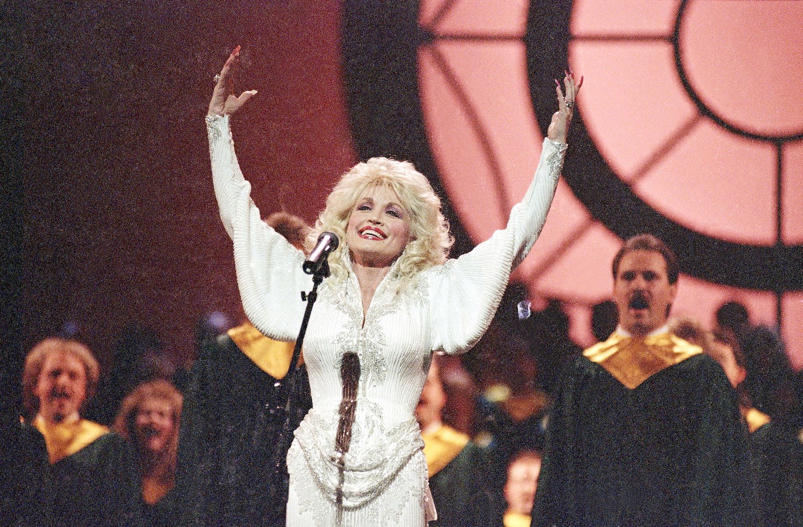 Opinion: Remembering Dolly Parton – A Voice That Transcended Music