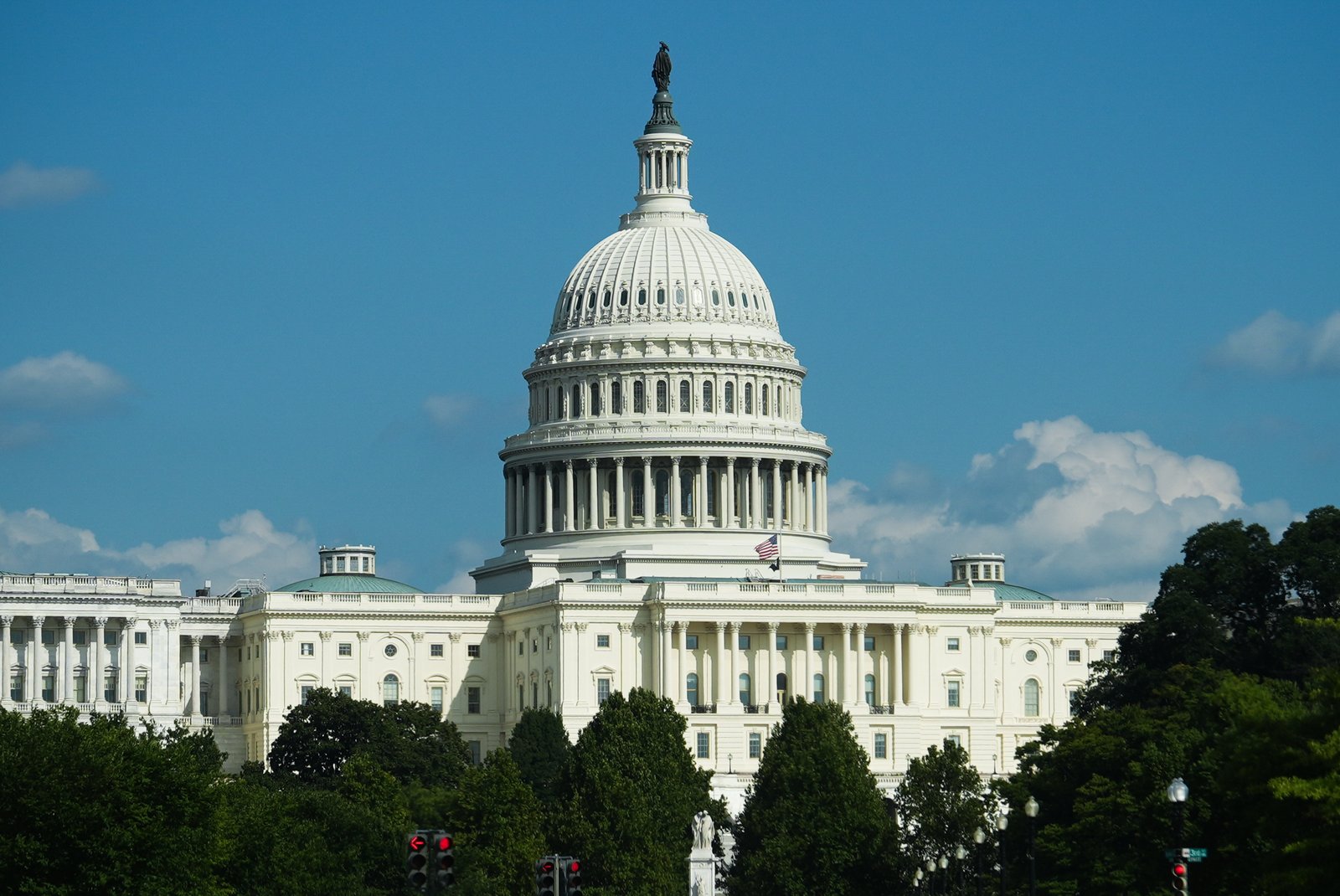 Congress Averts Government Shutdown Ahead of Midterms with Bipartisan Funding Deal