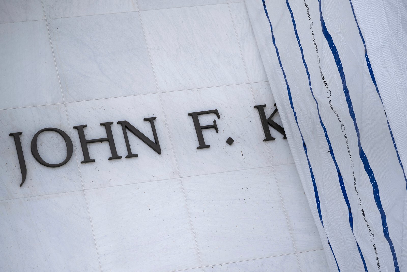 Judge Blocks Plan to Return Trump’s Name to the Kennedy Center