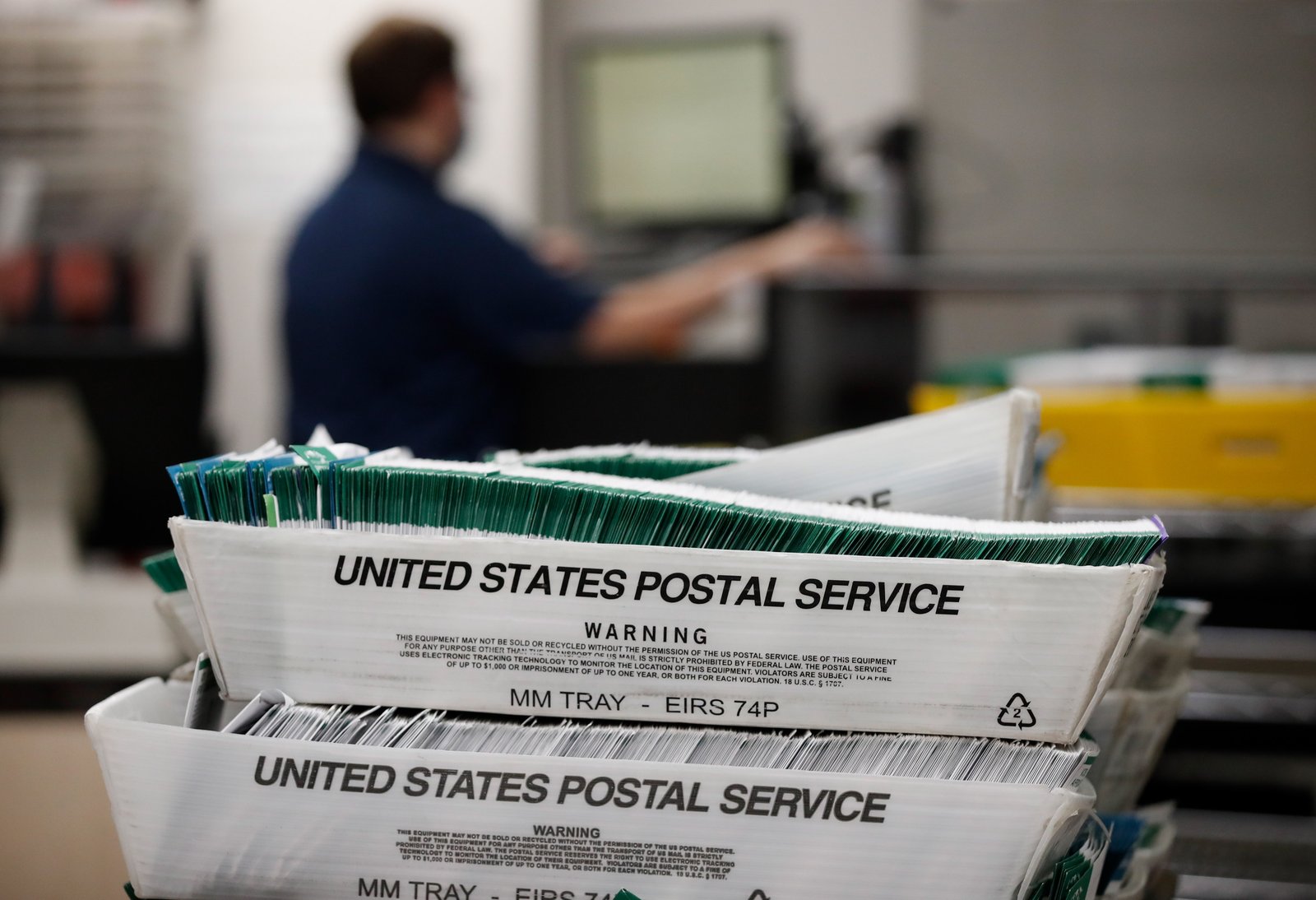 Whistleblower Alleges USPS Plan to Follow Trump’s Mail‑Voting Order Could ‘Derail’ Midterms